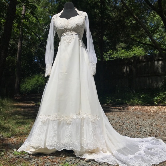 Vintage 60s/70s Boho Lace Wedding Dress